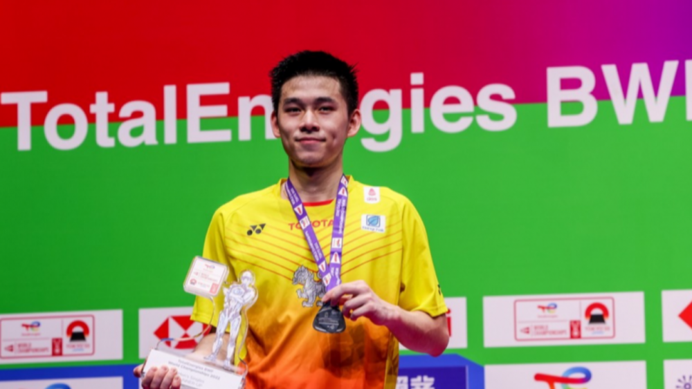 กุลวุฒิ วิทิตศานต์ นักแบดมินตันเจ้าของรองแชมป์โลกชาวไทย